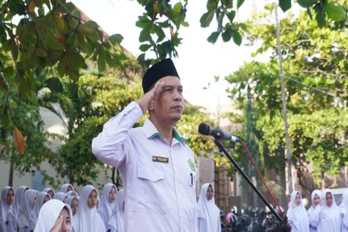 Kepala MAN Kota Lhokseumawe, Suriya, S.Ag., M.Pd.
