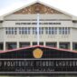 Tampak depan kampus Politeknik Negeri Lhokseumawe di Kota Lhokseumawe, Aceh, yang menjadi salah satu perguruan tinggi vokasi unggulan di wilayah Aceh.